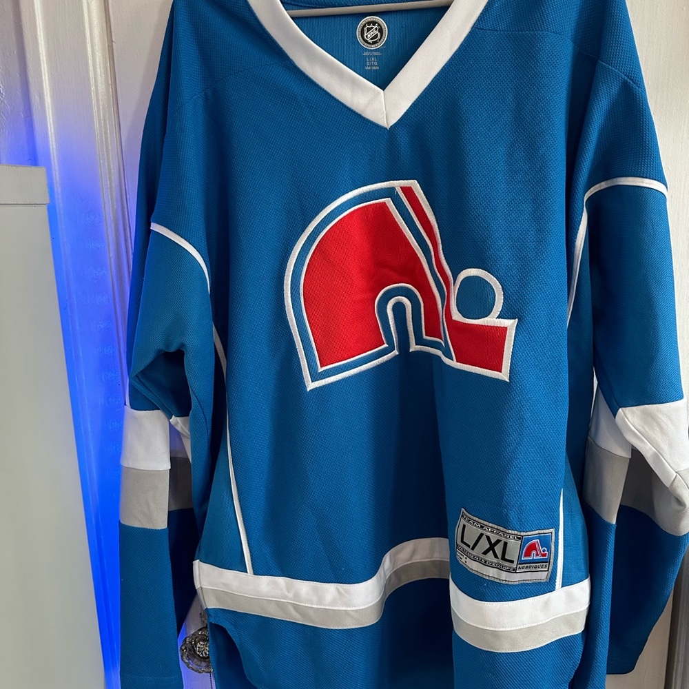 M—Hockey shirt